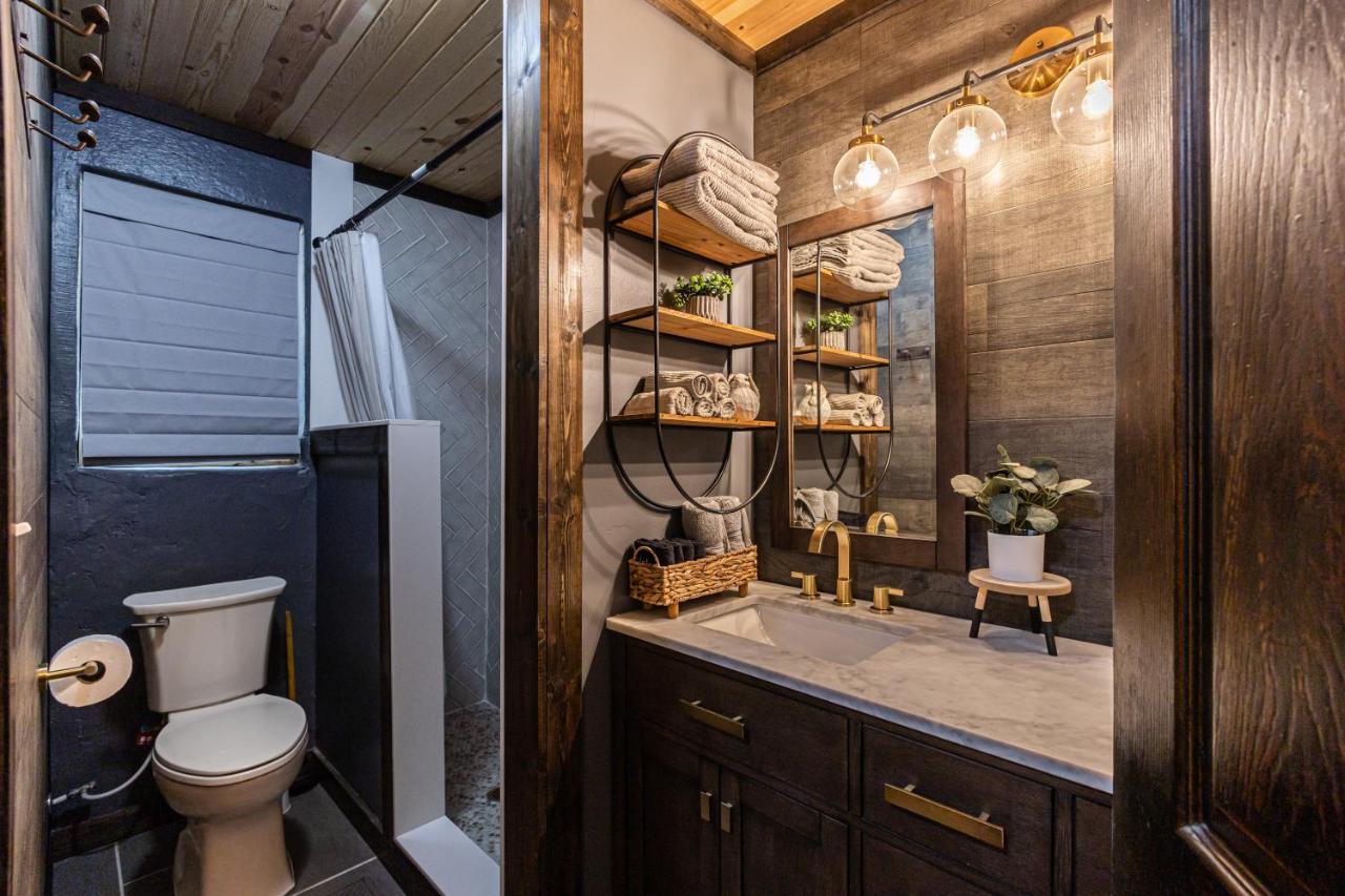 Fun Cabin With Hot Tub, Pool Table & Fire Pit - Big Blue Bryson City Esterno foto