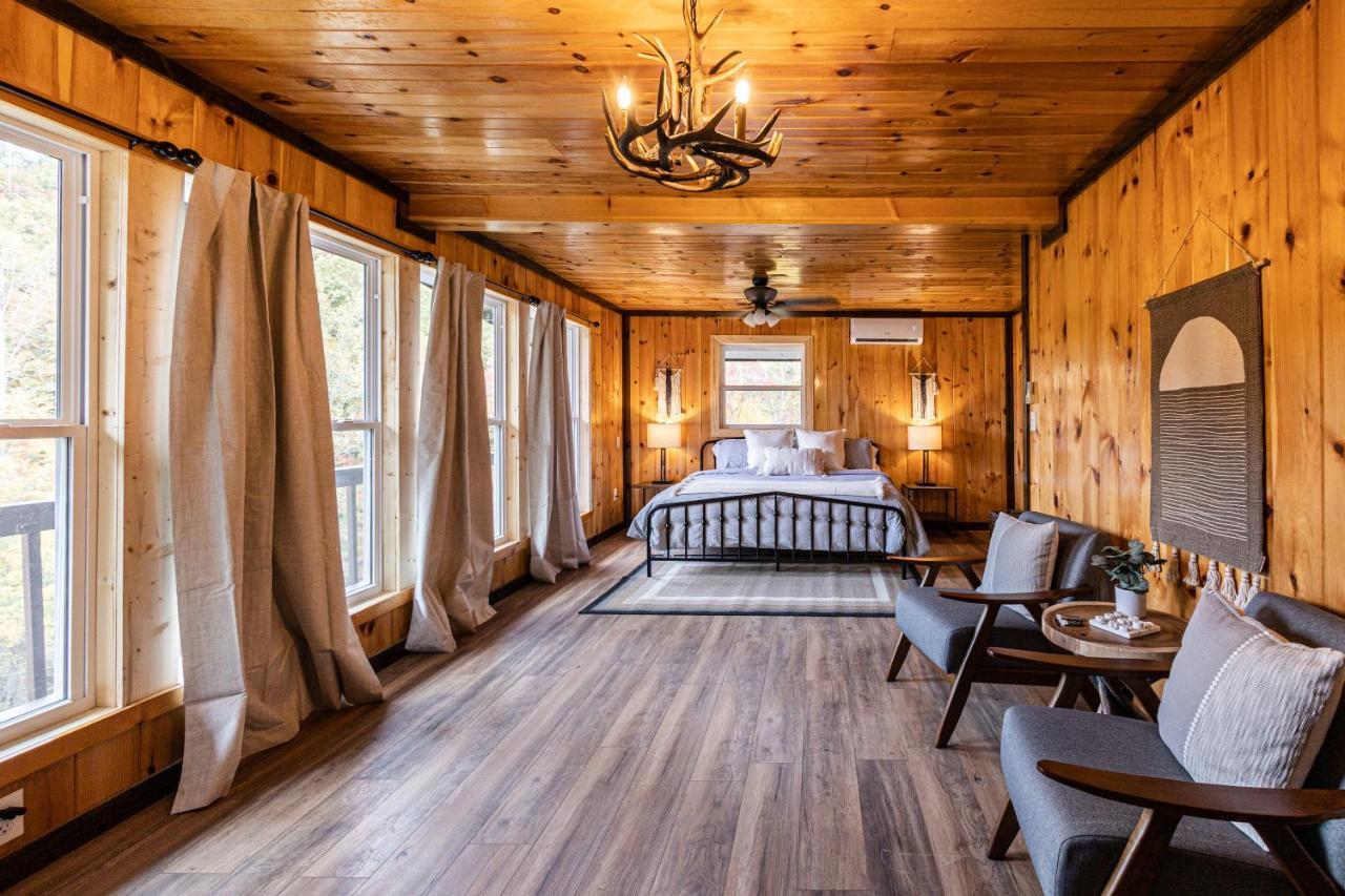 Fun Cabin With Hot Tub, Pool Table & Fire Pit - Big Blue Bryson City Esterno foto